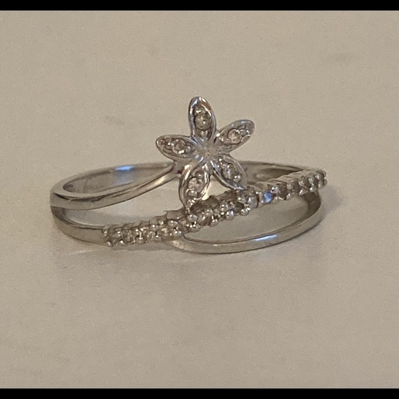 Solid 14k WG Diamond 5 Petal Flower Ring Fresh Fun - Picture 9 of 9